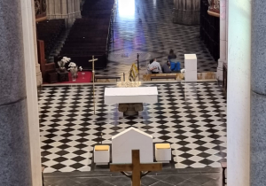 Continua a ação solidária promovida pela Fundação UniAbralimp na Catedral da Sé, em São Paulo
